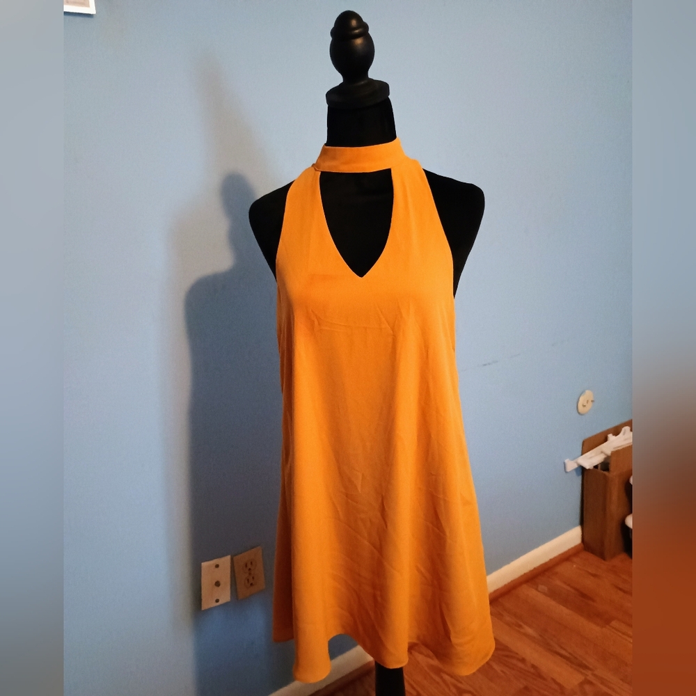 💛 NWOT Womens Amber Yellow Halter Dress Lulus Small Spring Summer Light